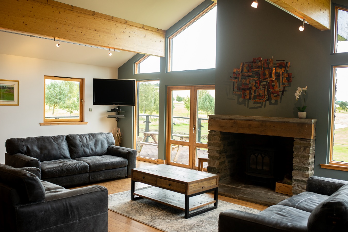 One Night Weekend Stay in Kingennie Court Lodge