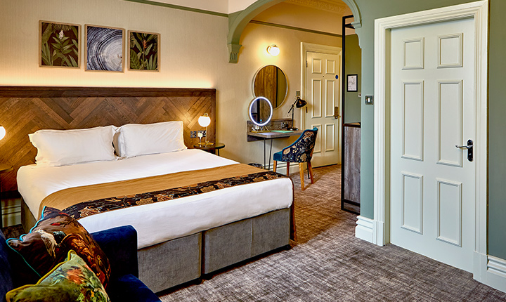 Getaway break for two with fizz